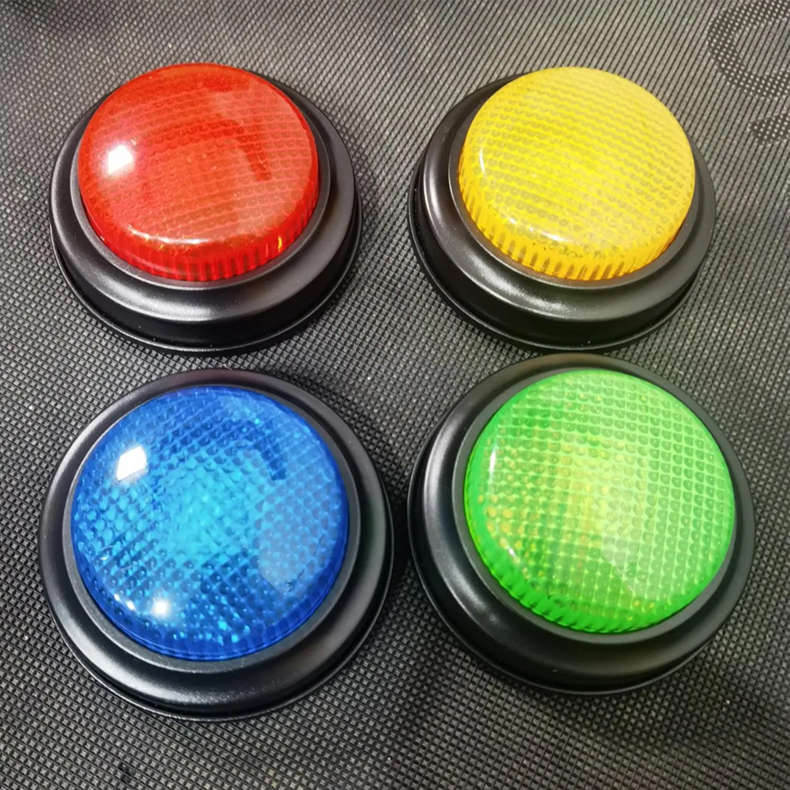 Buzzer de jeu 4 boutons à répo - Party Games Competition avis et prix
